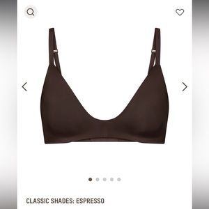 SKIMS WIRELESS FORM T-SHIRT DEMI BRA (ESPRESSO)